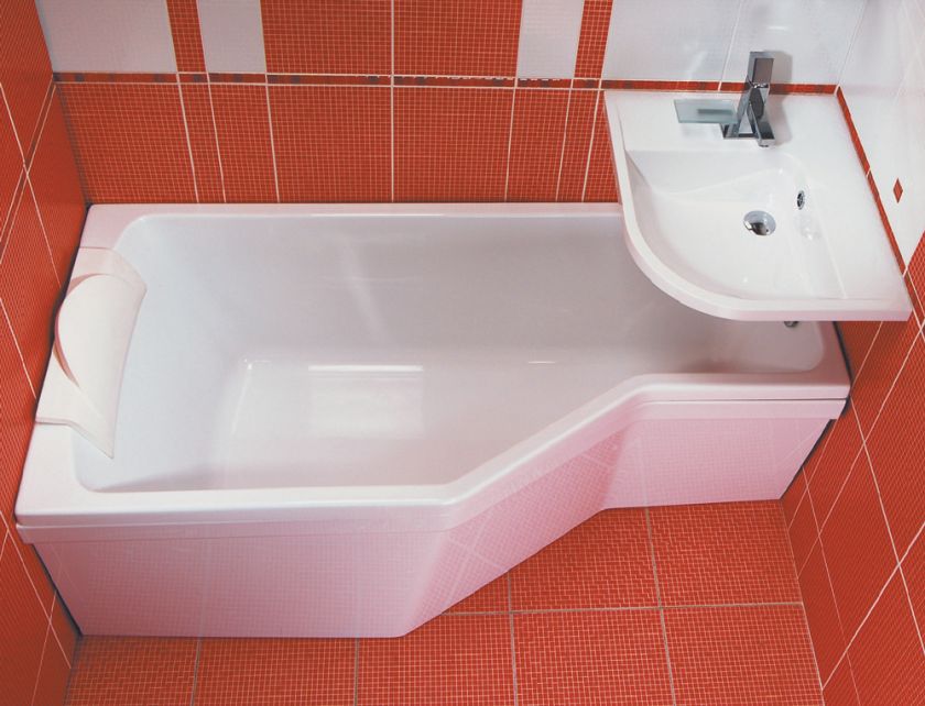 baignoire d'angle dans la conception d'une petite baignoire