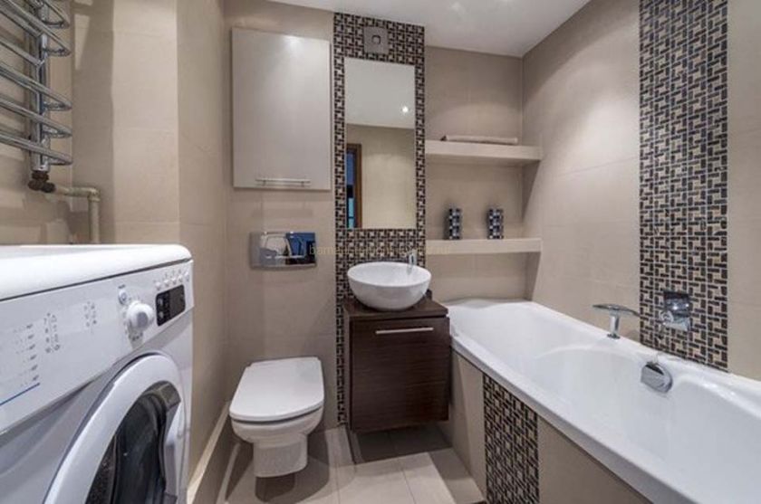 salle de bain avec WC