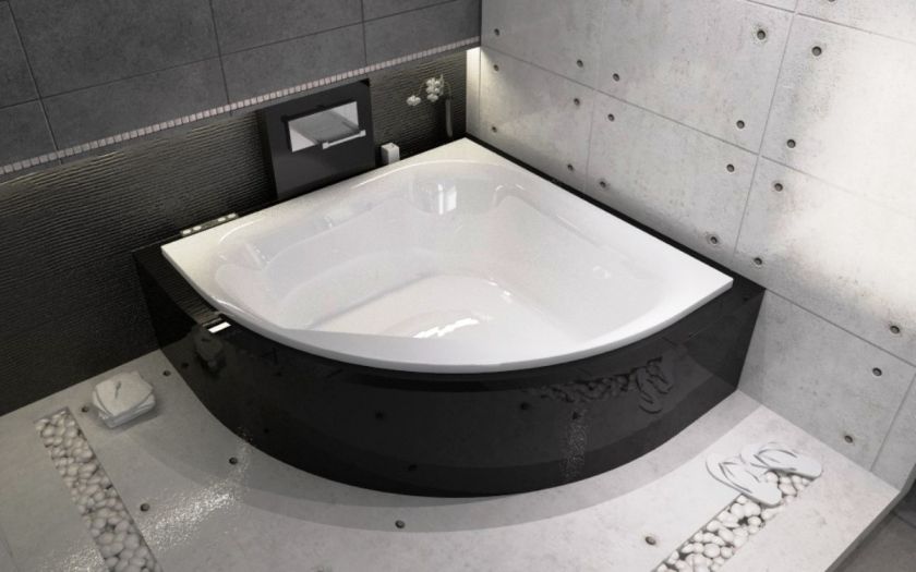 la commodité d'une baignoire d'angle dans la salle de bain