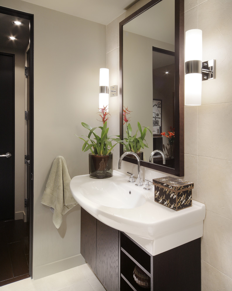 design de salle de bain dans un petit appartement pro