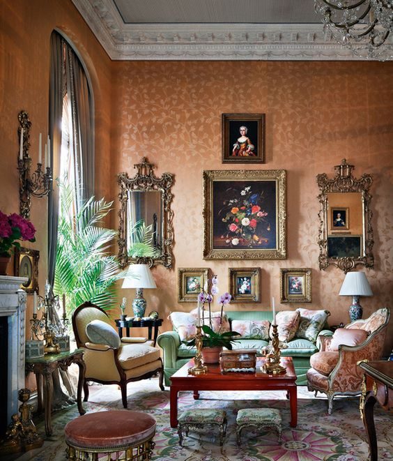 peintures dans une maison de style baroque