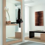 couloir de style moderne dans l'appartement