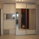 garde-robe dans le couloir photo